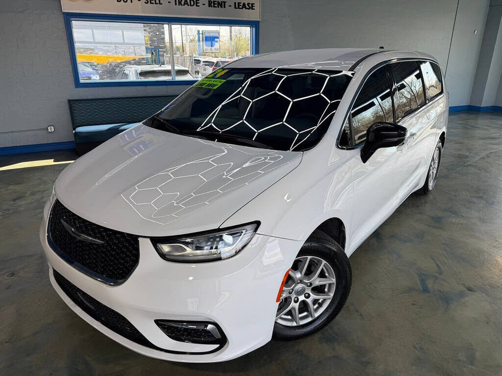 2024 CHRYSLER Pacifica