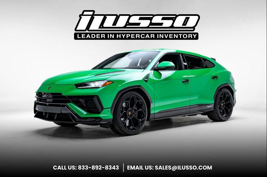 2023 LAMBORGHINI URUS