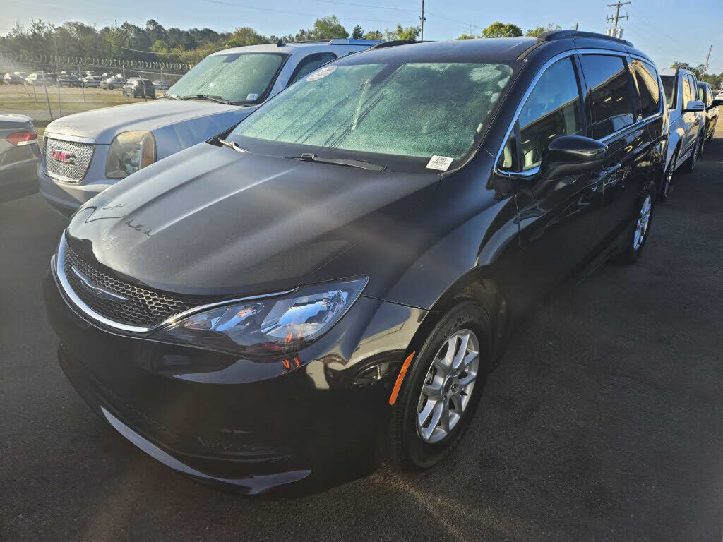 2021 CHRYSLER Voyager