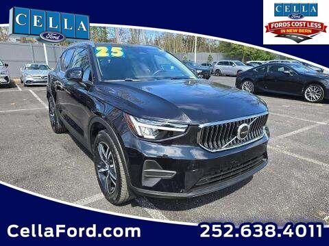 2025 VOLVO XC40