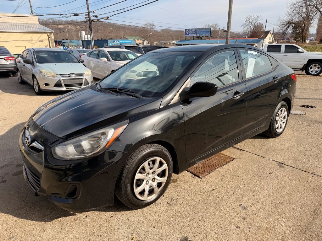 2013 HYUNDAI Accent