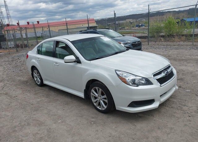 2013 SUBARU Legacy