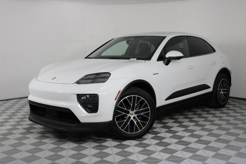 2025 PORSCHE Macan