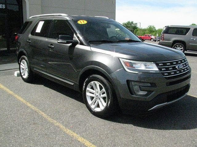 2017 FORD Explorer