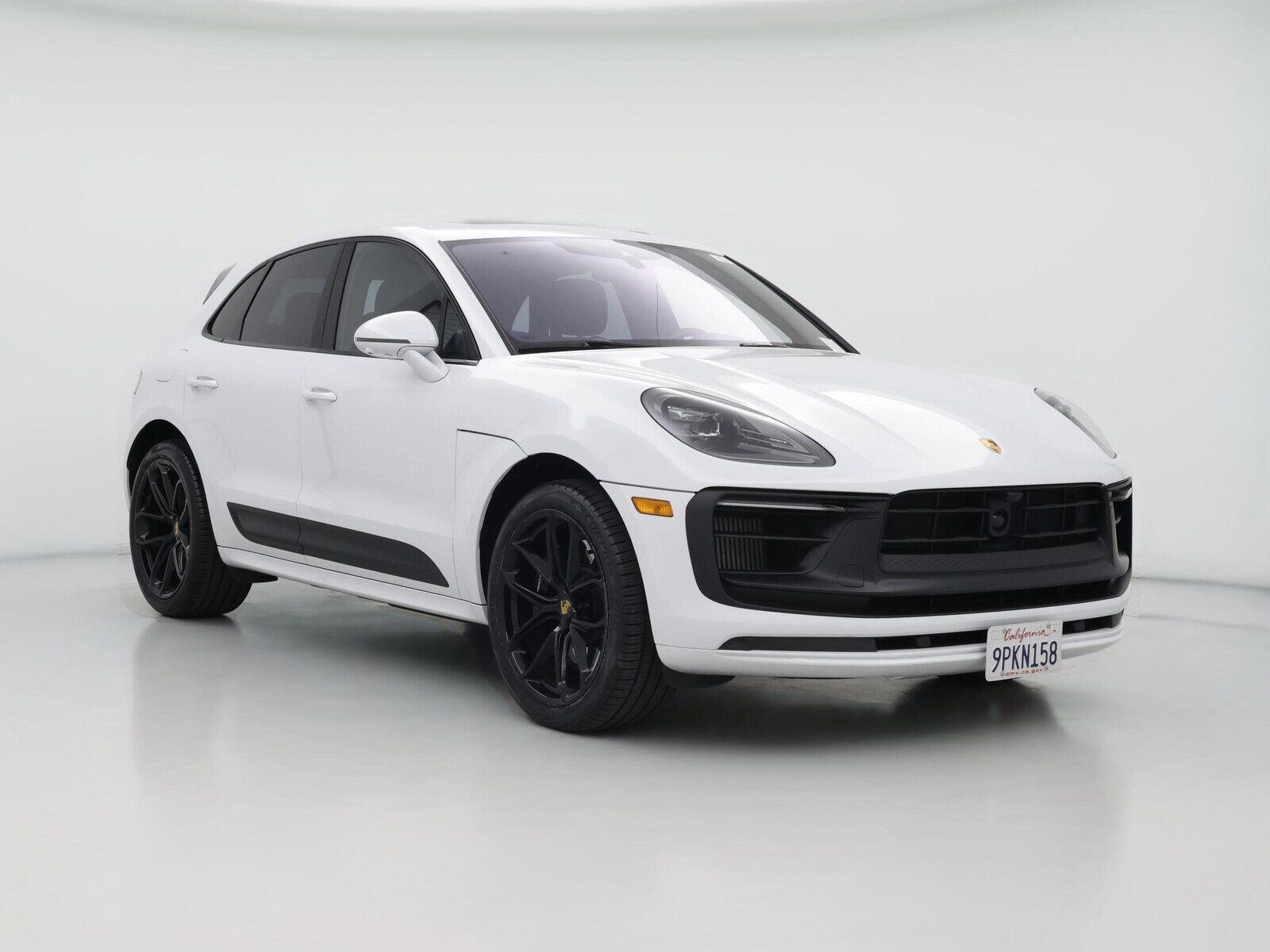 2023 PORSCHE Macan