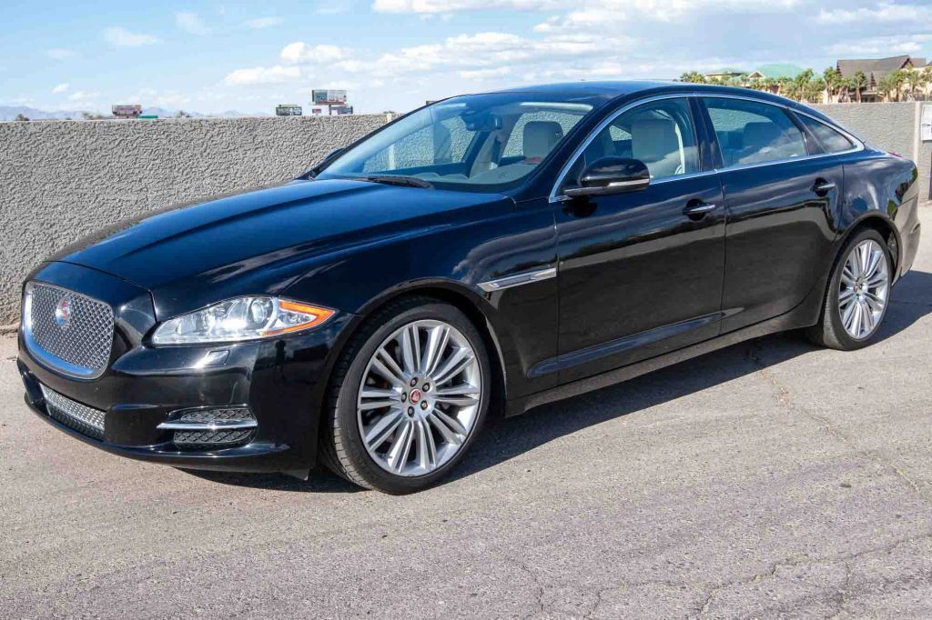 2015 JAGUAR XJ