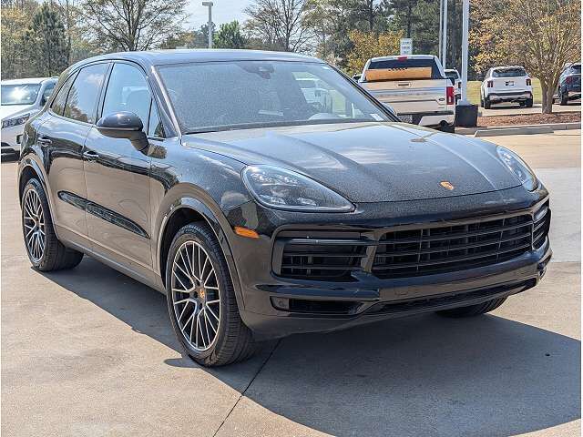 2022 PORSCHE Cayenne