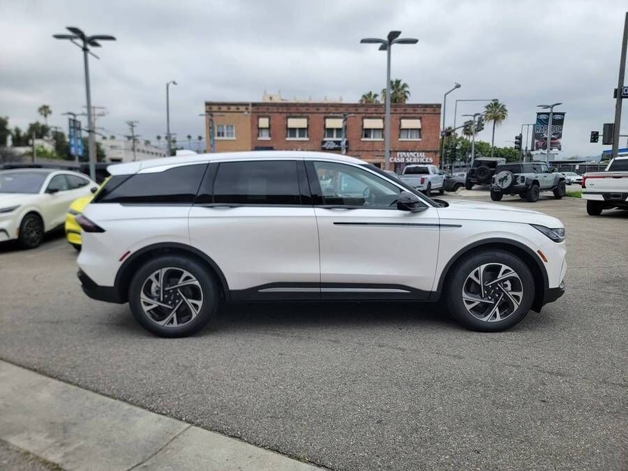 2026 LINCOLN Nautilus