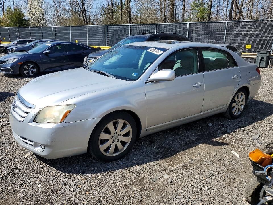 2005 TOYOTA Avalon