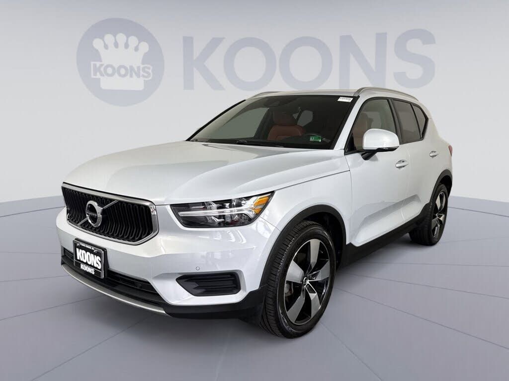 2020 VOLVO XC40