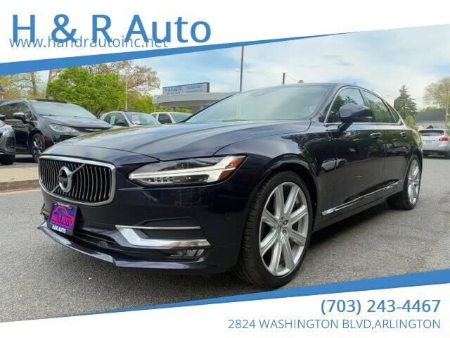 2017 VOLVO S90
