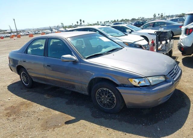 1999 TOYOTA Camry