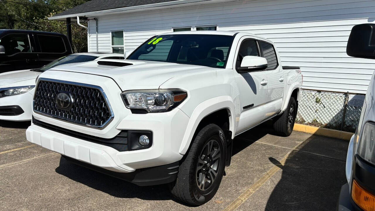 2018 TOYOTA Tacoma