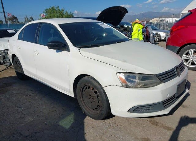 2011 VOLKSWAGEN Jetta