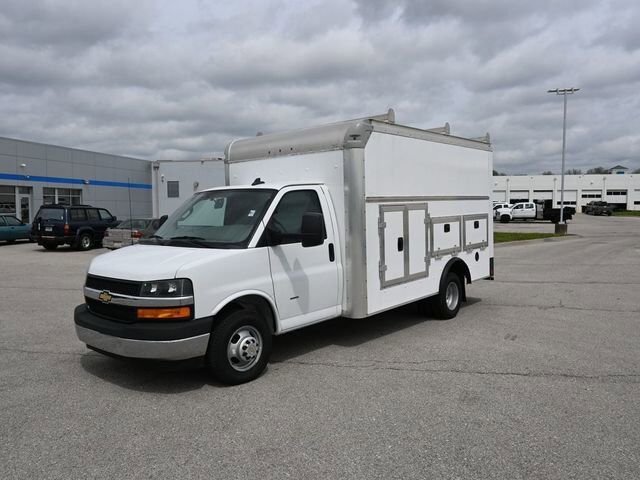 2022 CHEVROLET Express