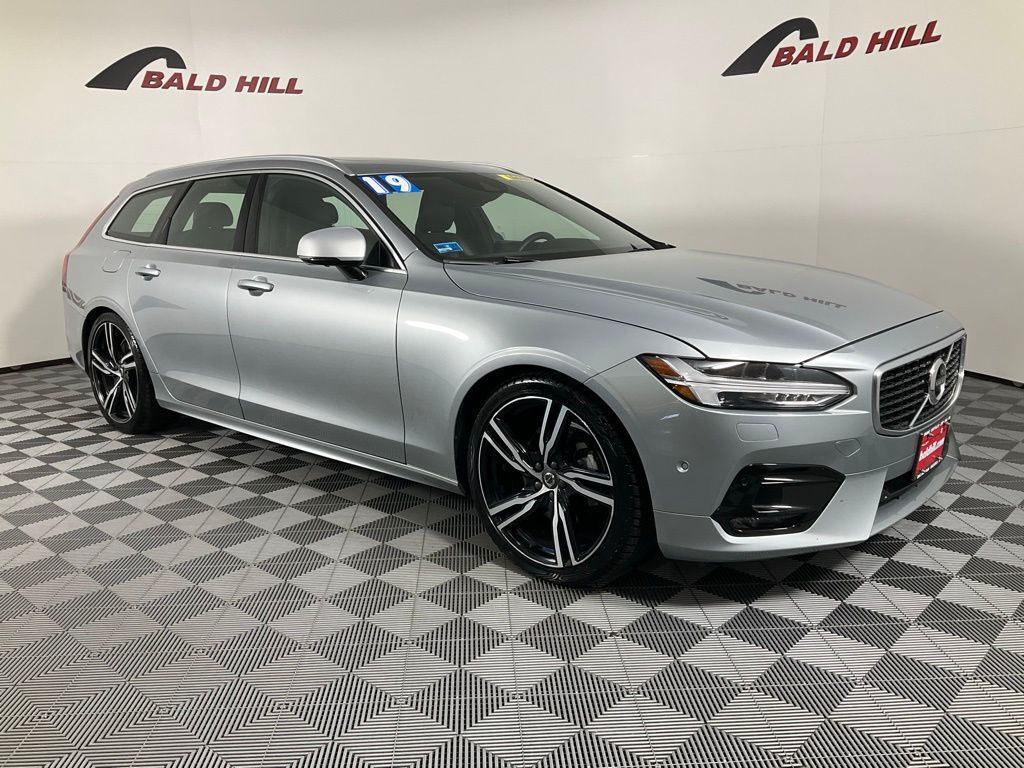 2019 VOLVO V90