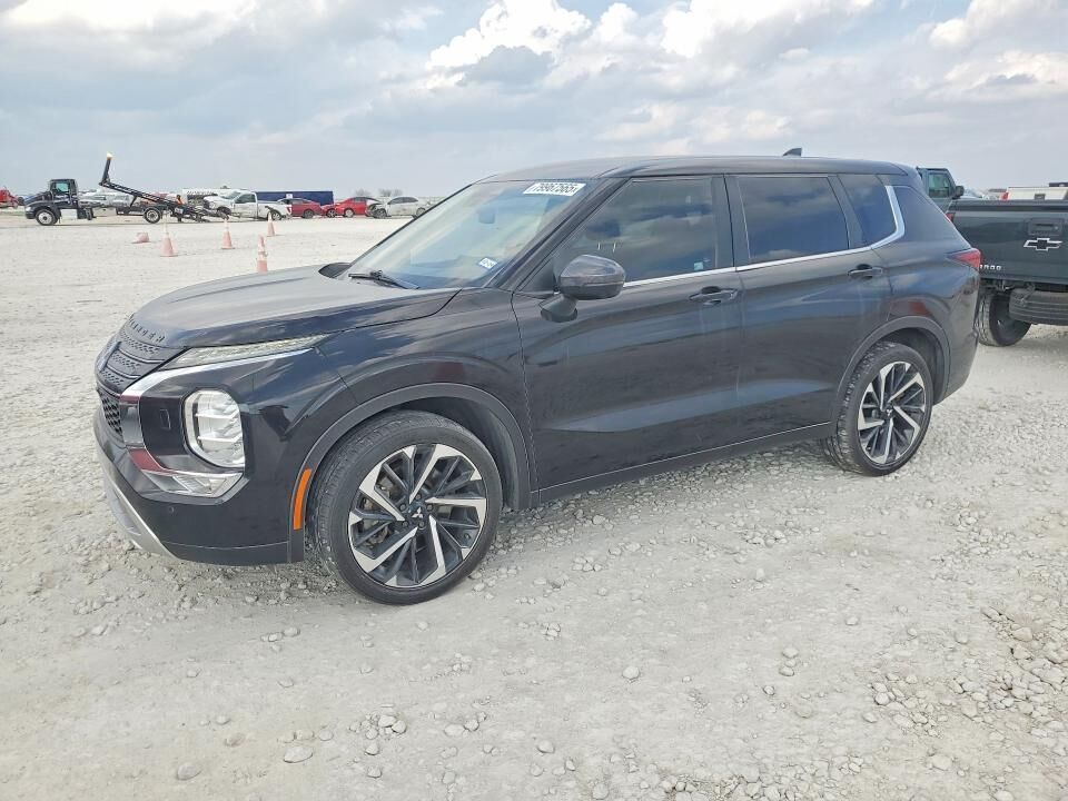 2022 MITSUBISHI Outlander