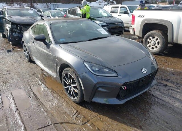 2025 TOYOTA GR86