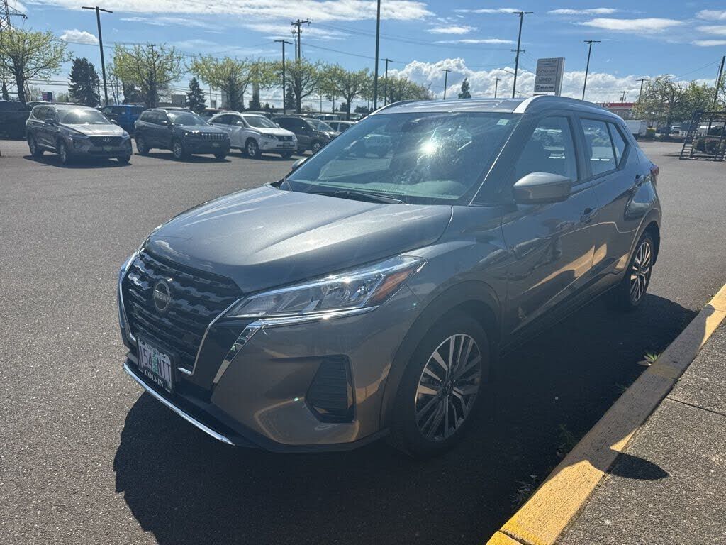 2022 NISSAN Kicks