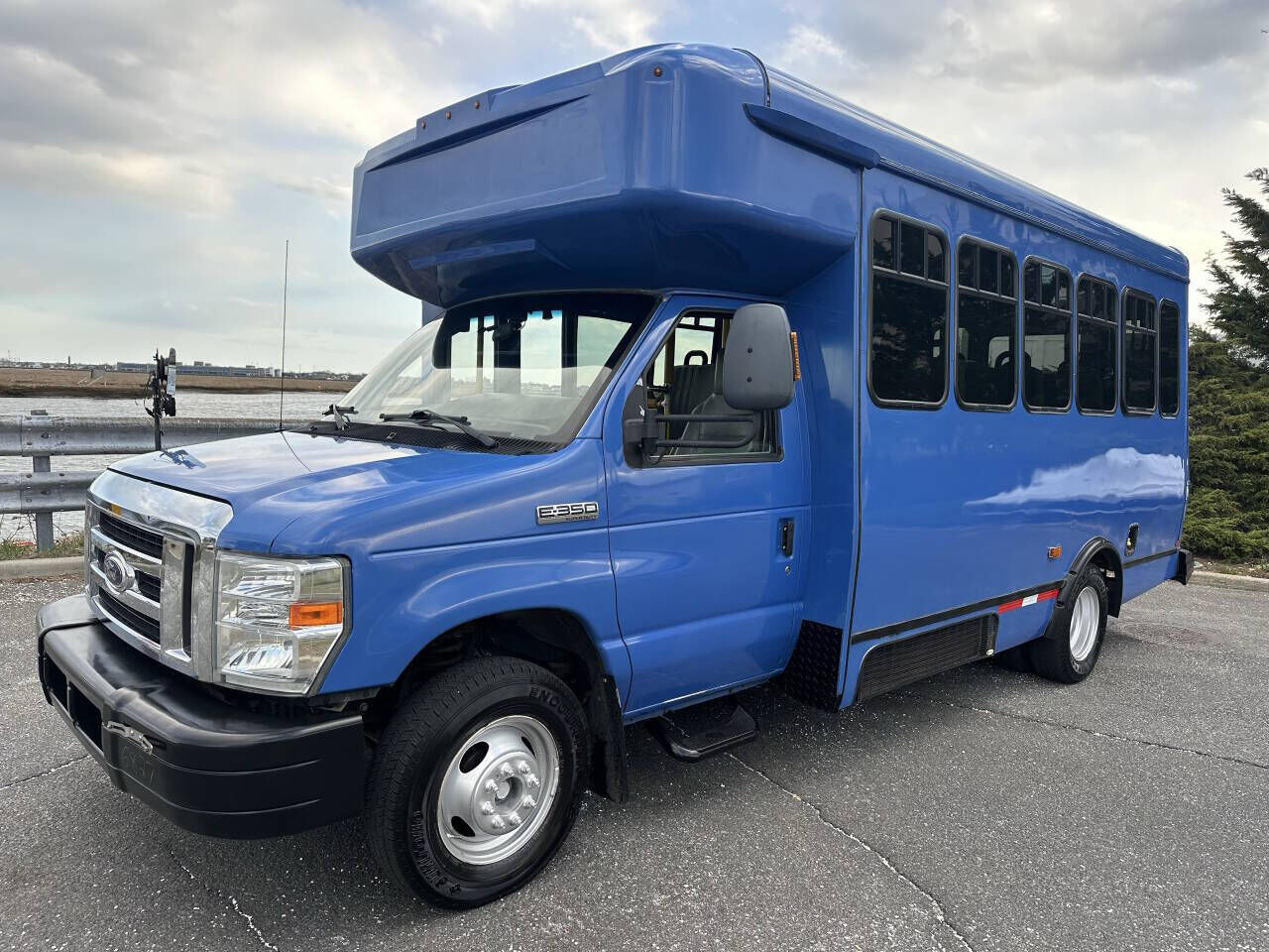 2016 FORD E-350