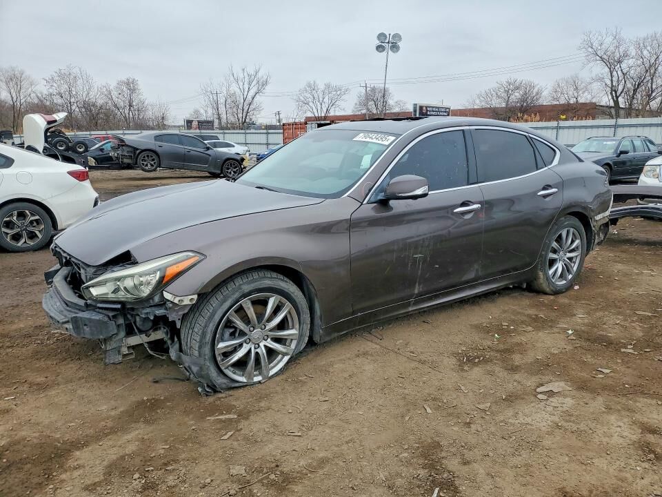 2017 INFINITI Q70