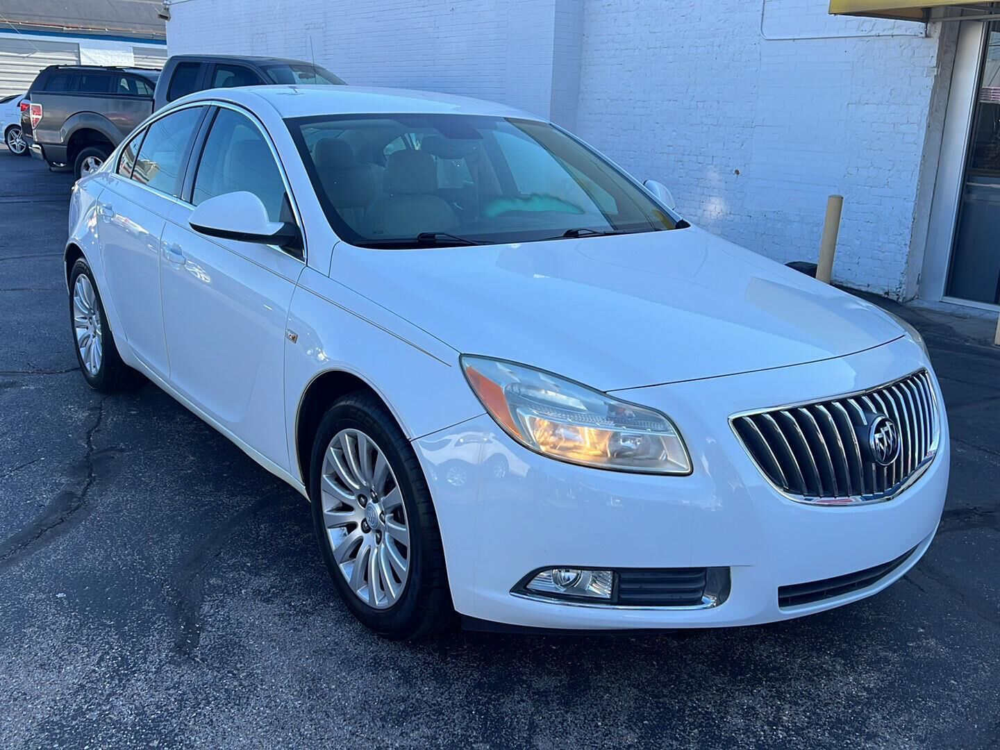 2011 BUICK Regal