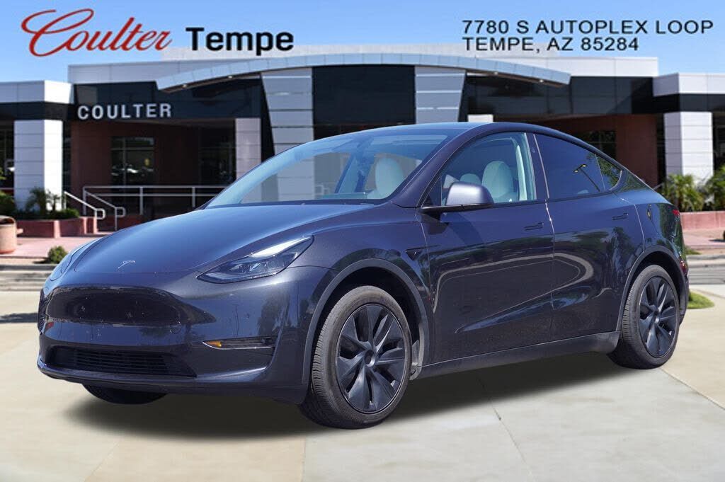 2024 TESLA Model Y