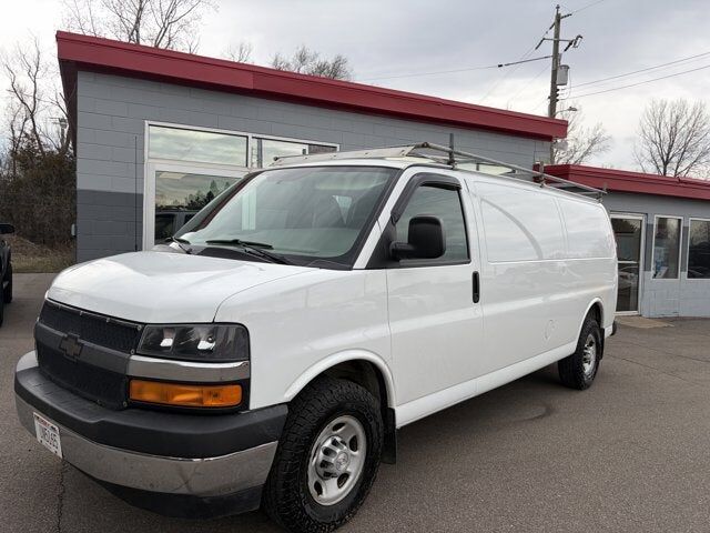 2017 CHEVROLET Express