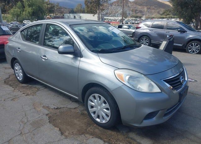 2012 NISSAN Versa