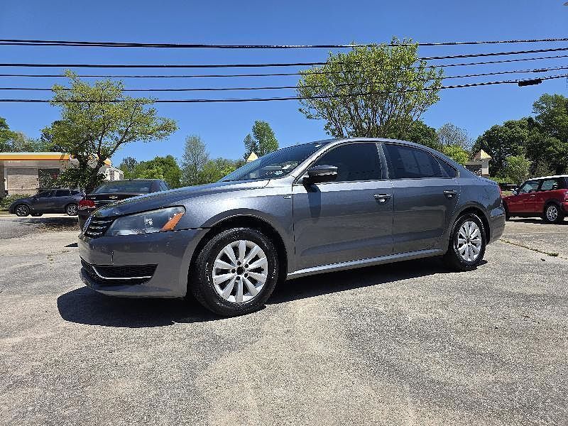 2014 VOLKSWAGEN Passat