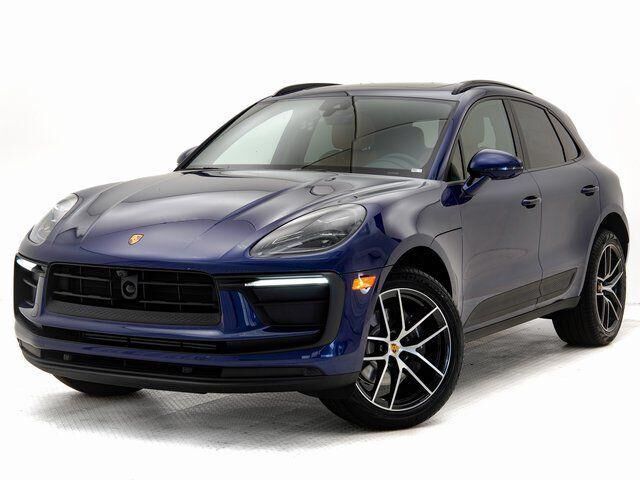 2025 PORSCHE Macan