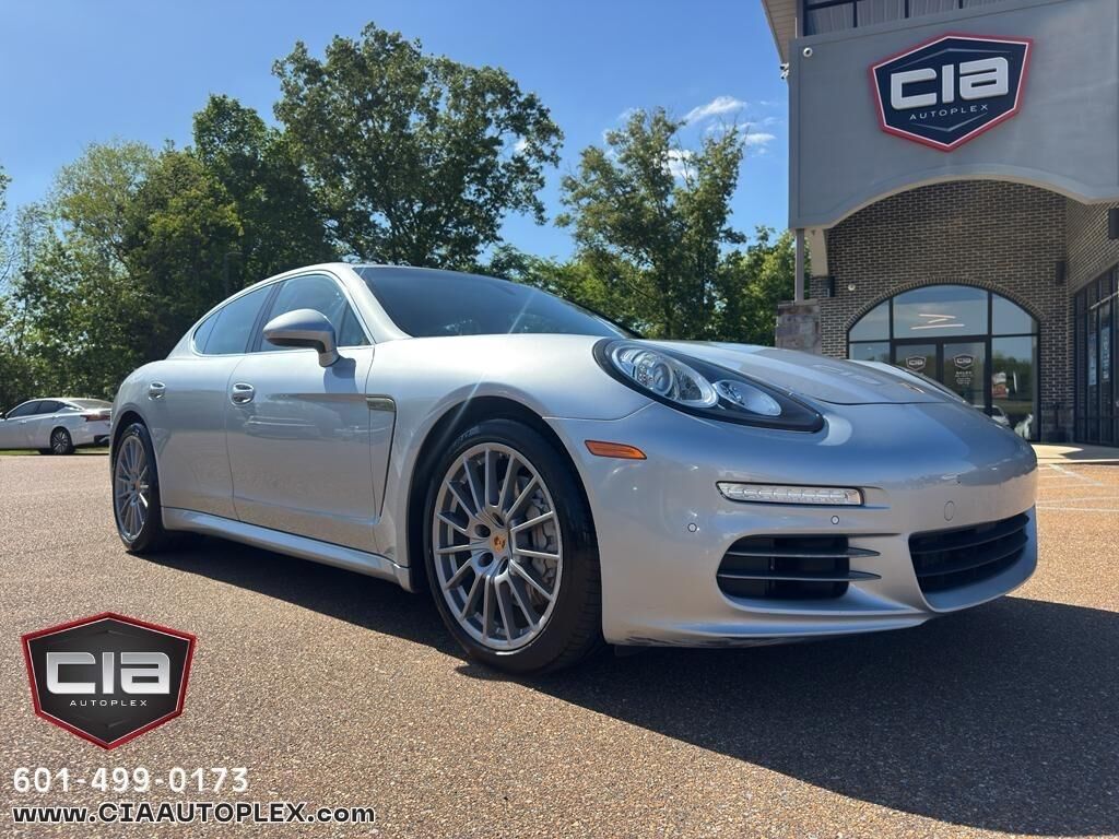 2015 PORSCHE Panamera