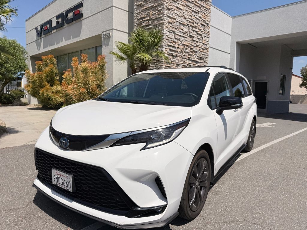 2024 TOYOTA Sienna