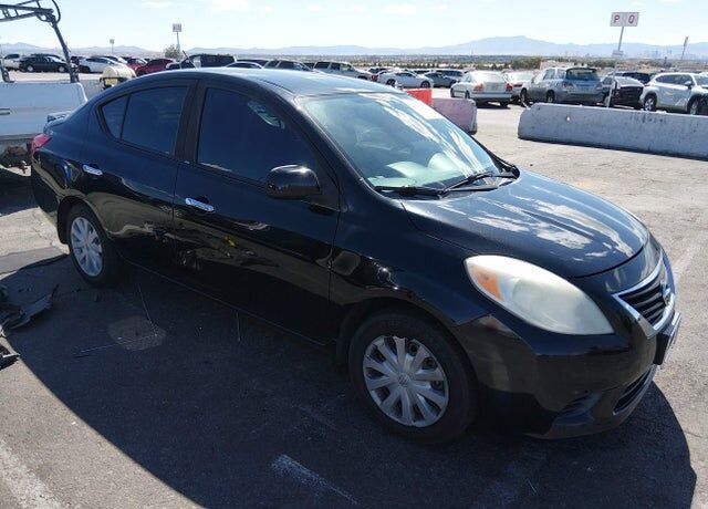 2013 NISSAN Versa