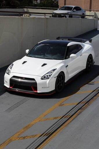 2013 NISSAN GT-R