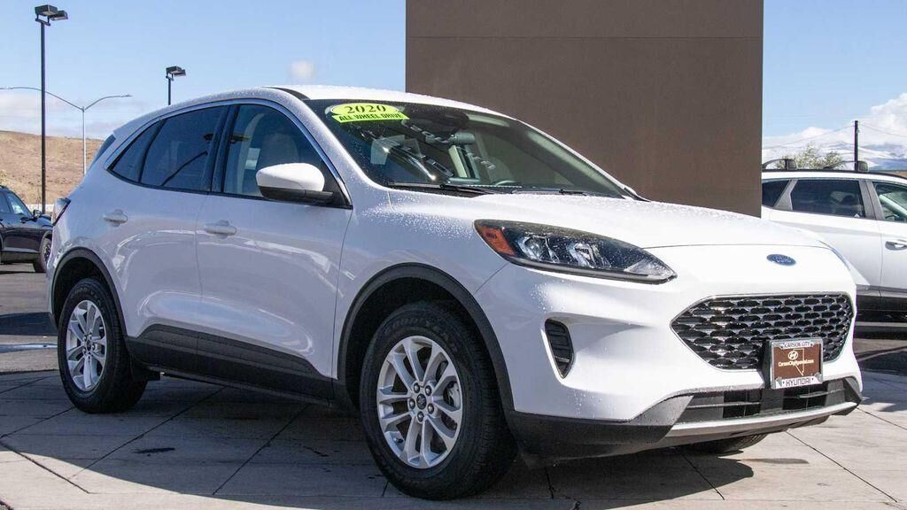 2020 FORD Escape