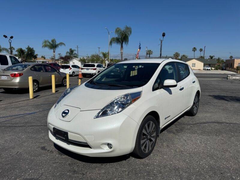 2015 NISSAN Leaf