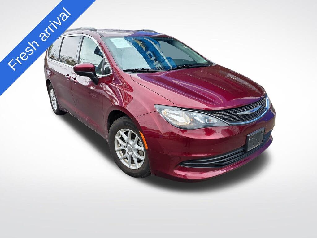 2020 CHRYSLER Voyager