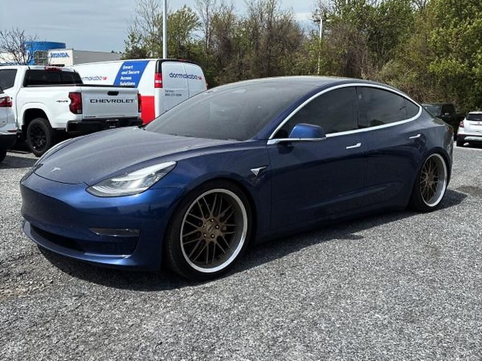 2020 TESLA Model 3