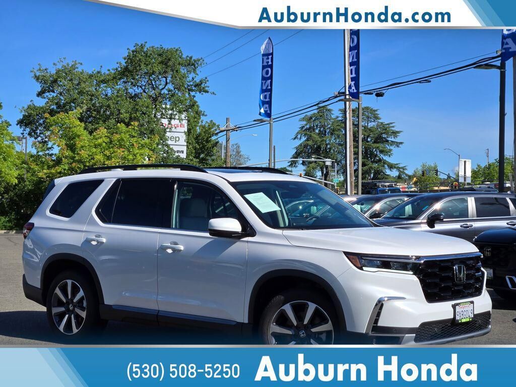 2025 HONDA Pilot