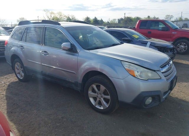 2013 SUBARU Outback