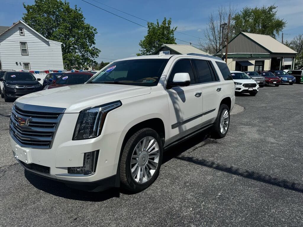 2017 CADILLAC Escalade