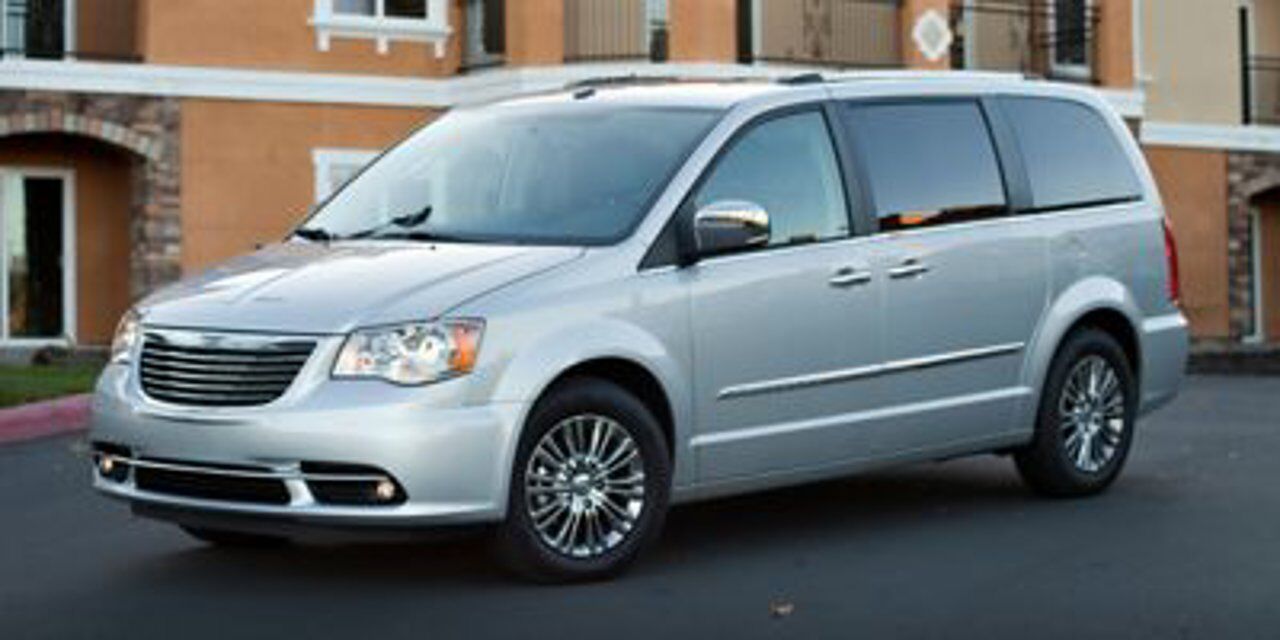 2014 CHRYSLER Town and Country
