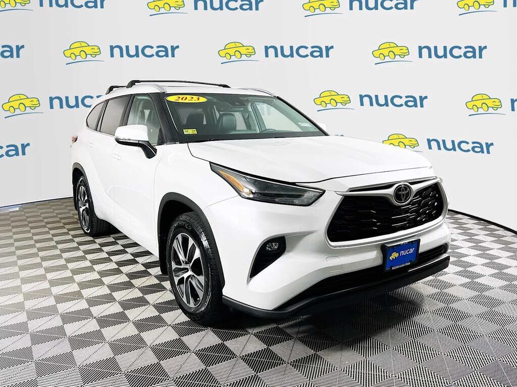 2023 TOYOTA Highlander