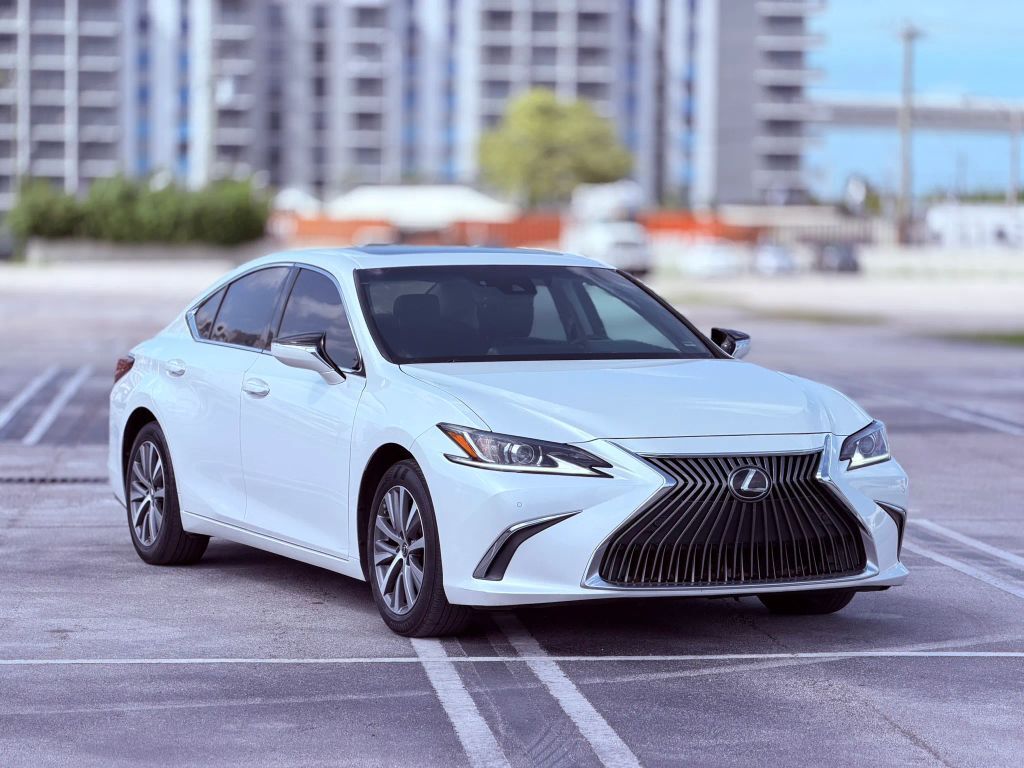 2021 LEXUS ES