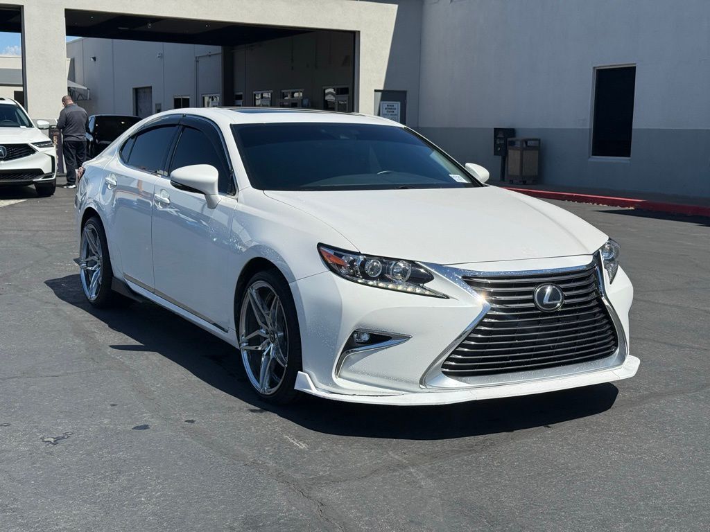 2017 LEXUS ES