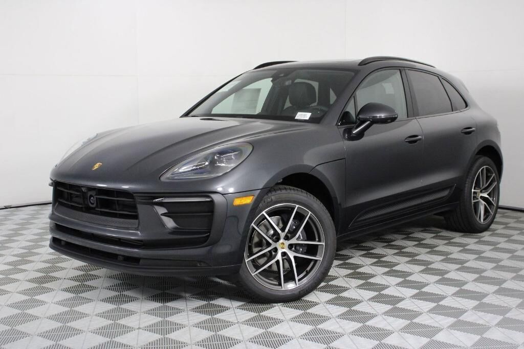 2026 PORSCHE Macan