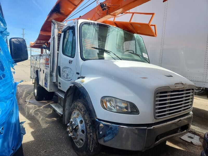 2004 FREIGHTLINER M2