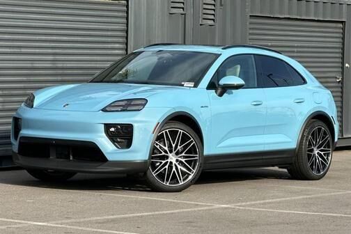 2026 PORSCHE Macan