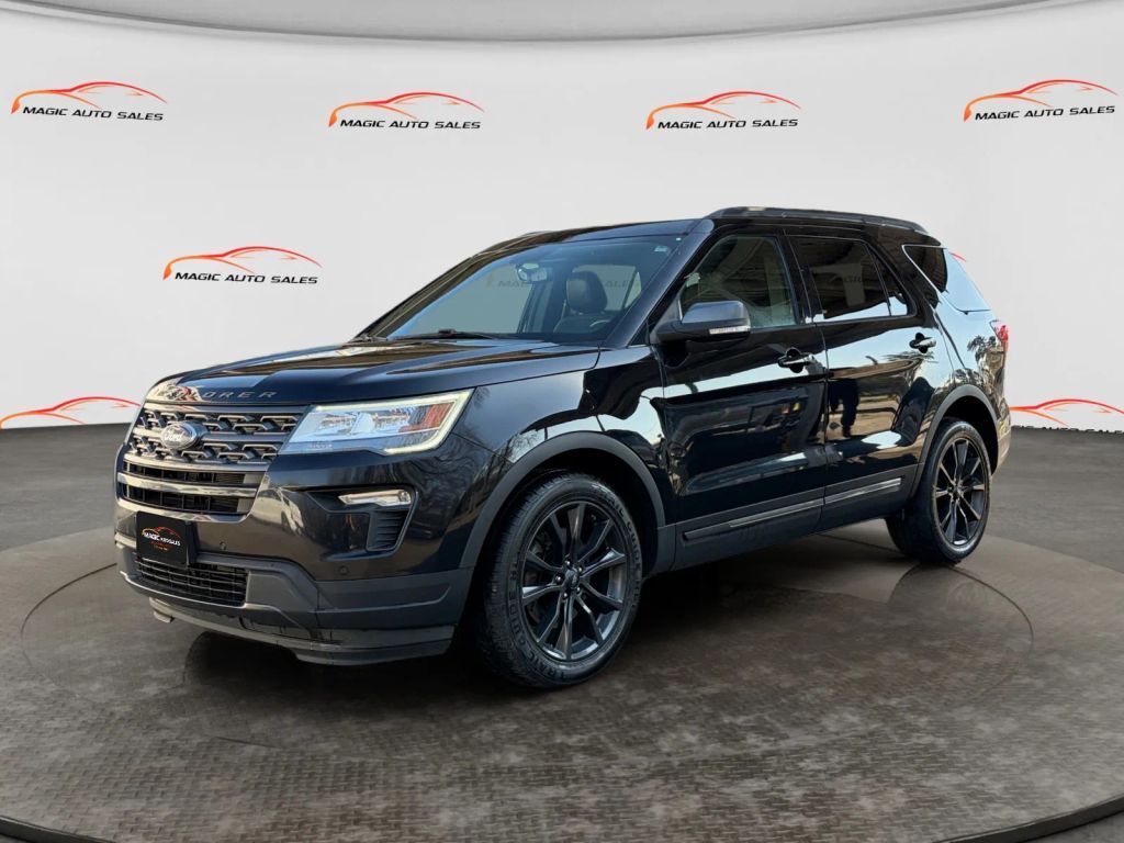 2018 FORD Explorer